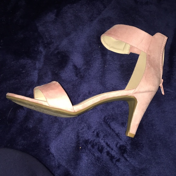 Pink Heels 2.5 inches - Picture 2 of 5